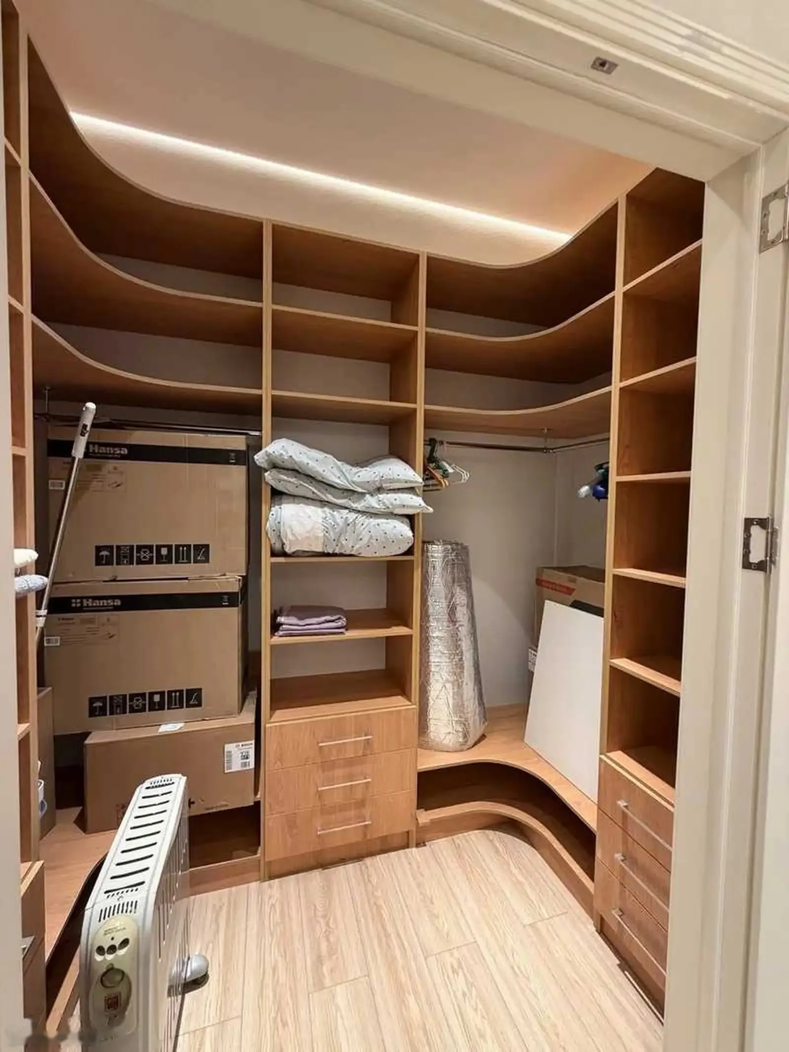 3-комн. квартира, 16 этаж, 100м², Дом печать