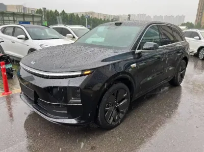Li Auto L6 2025