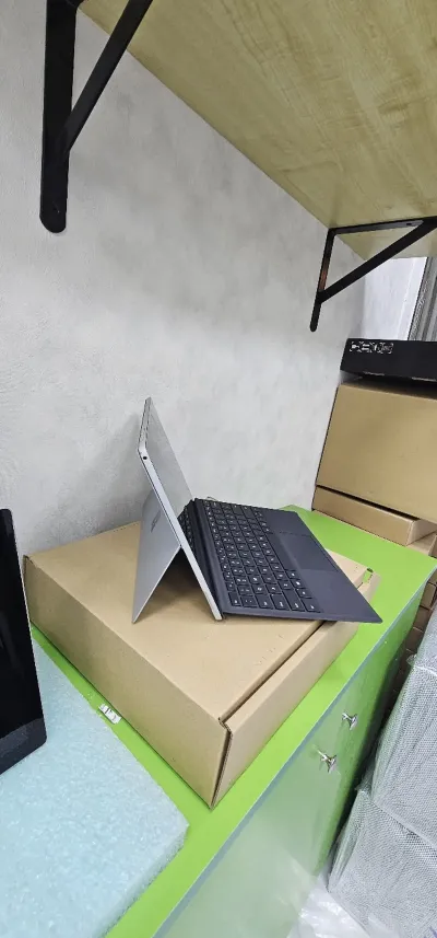 Планшет Microsoft Surface Pro i5 7th 8/256