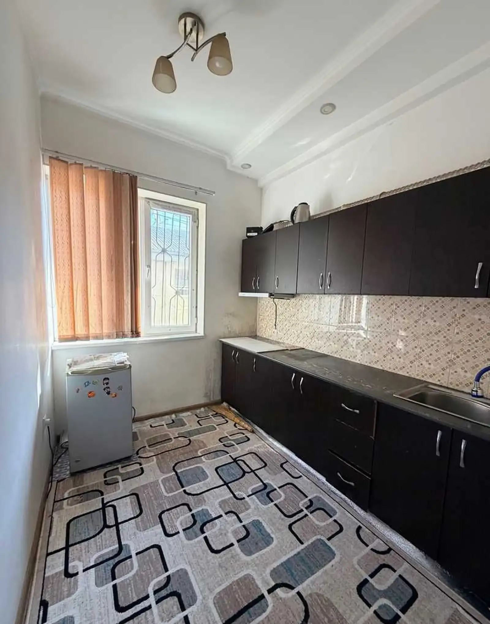 2-комн. квартира, 1 этаж, 60м², Фирдавси.калхози расия