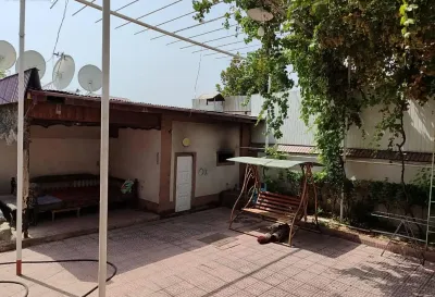 1-этажный, 5 комнатный дом, 240 м², каленин