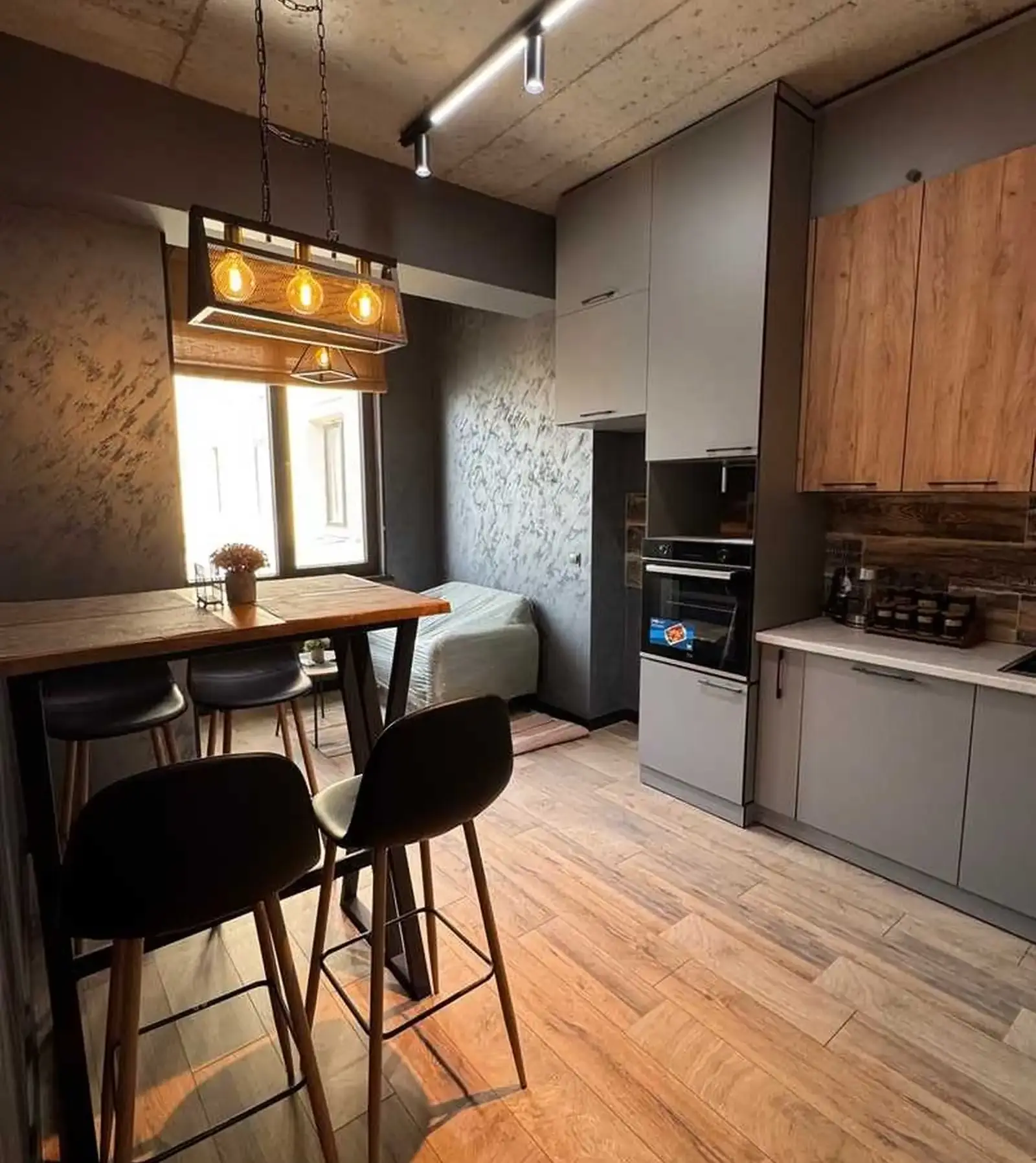 2-комн. квартира, 13 этаж, 60м², Бустон сити Ул.Айни