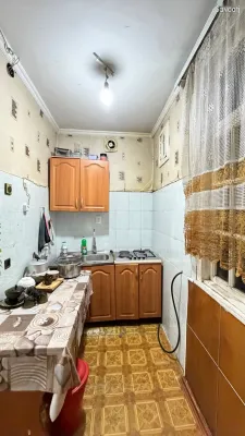 4-комн. квартира, 3 этаж, 80м², сино