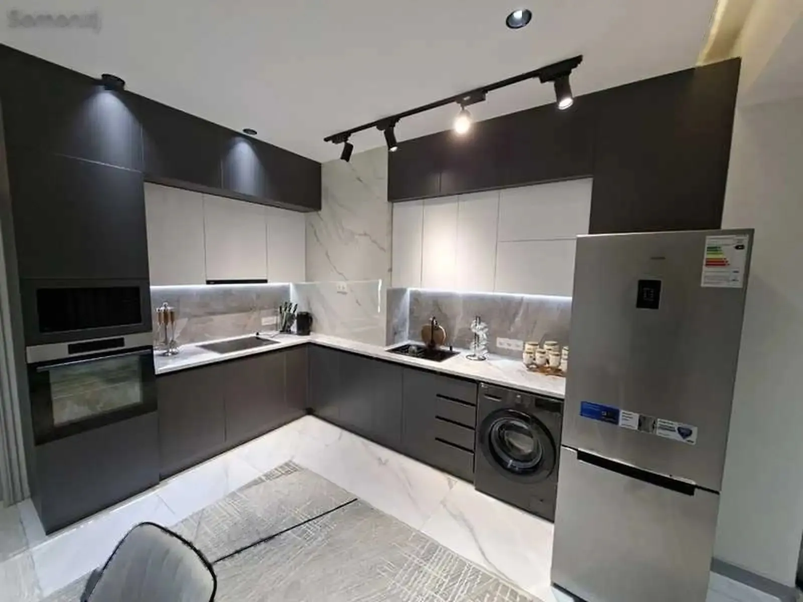2-комн. квартира, 12 этаж, 72м², Шохмансур