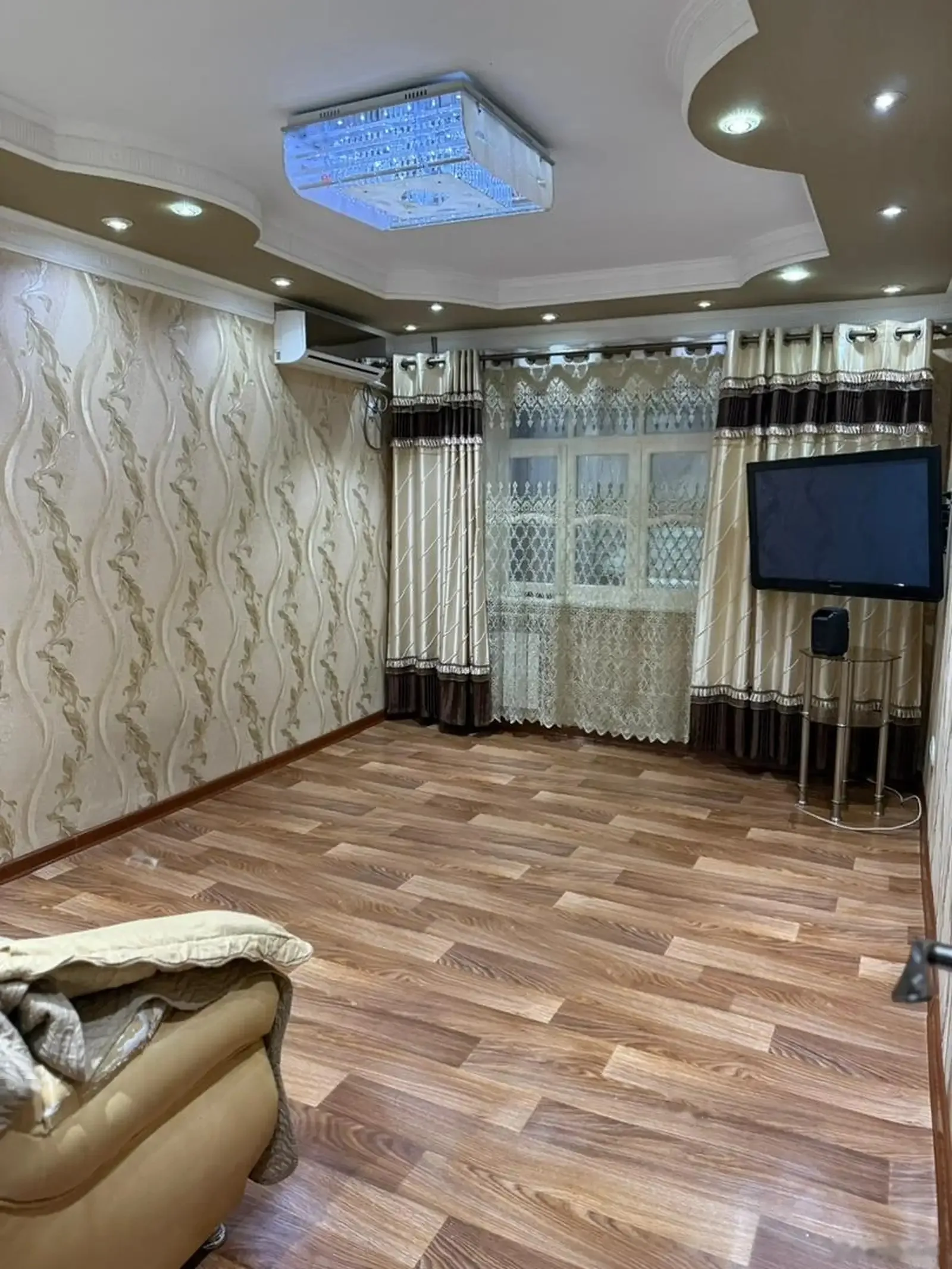 3-комн. квартира, 2 этаж, 80м², профсоюз