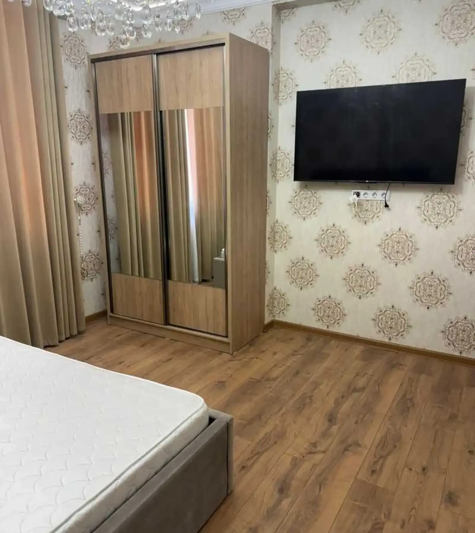 3-комн. квартира, 4 этаж, 130м², Сомони