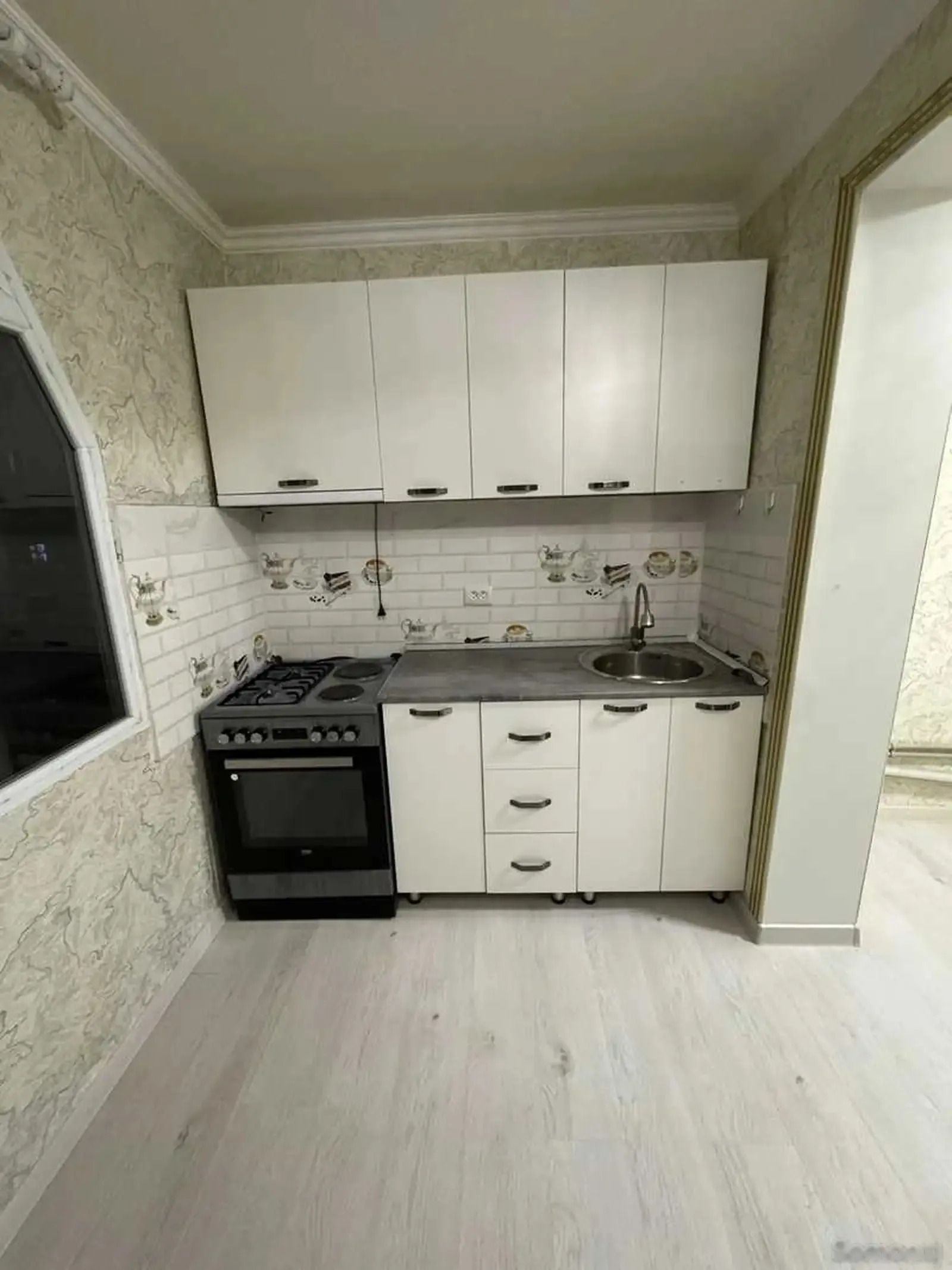 3-комн. квартира, 3 этаж, 70м², Сино