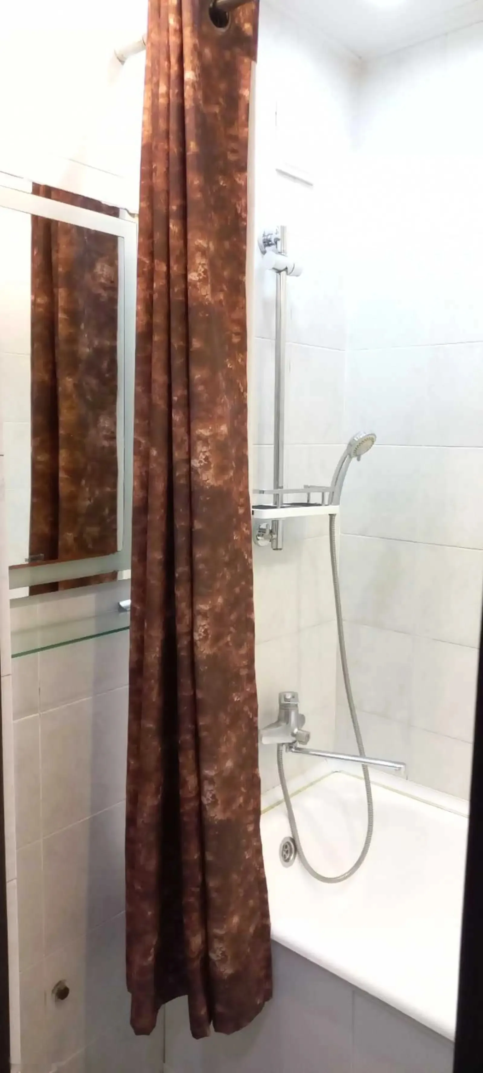 2-комн. квартира, 2 этаж, 58м², Шохмансур (зелёный бозор пеши Вална)