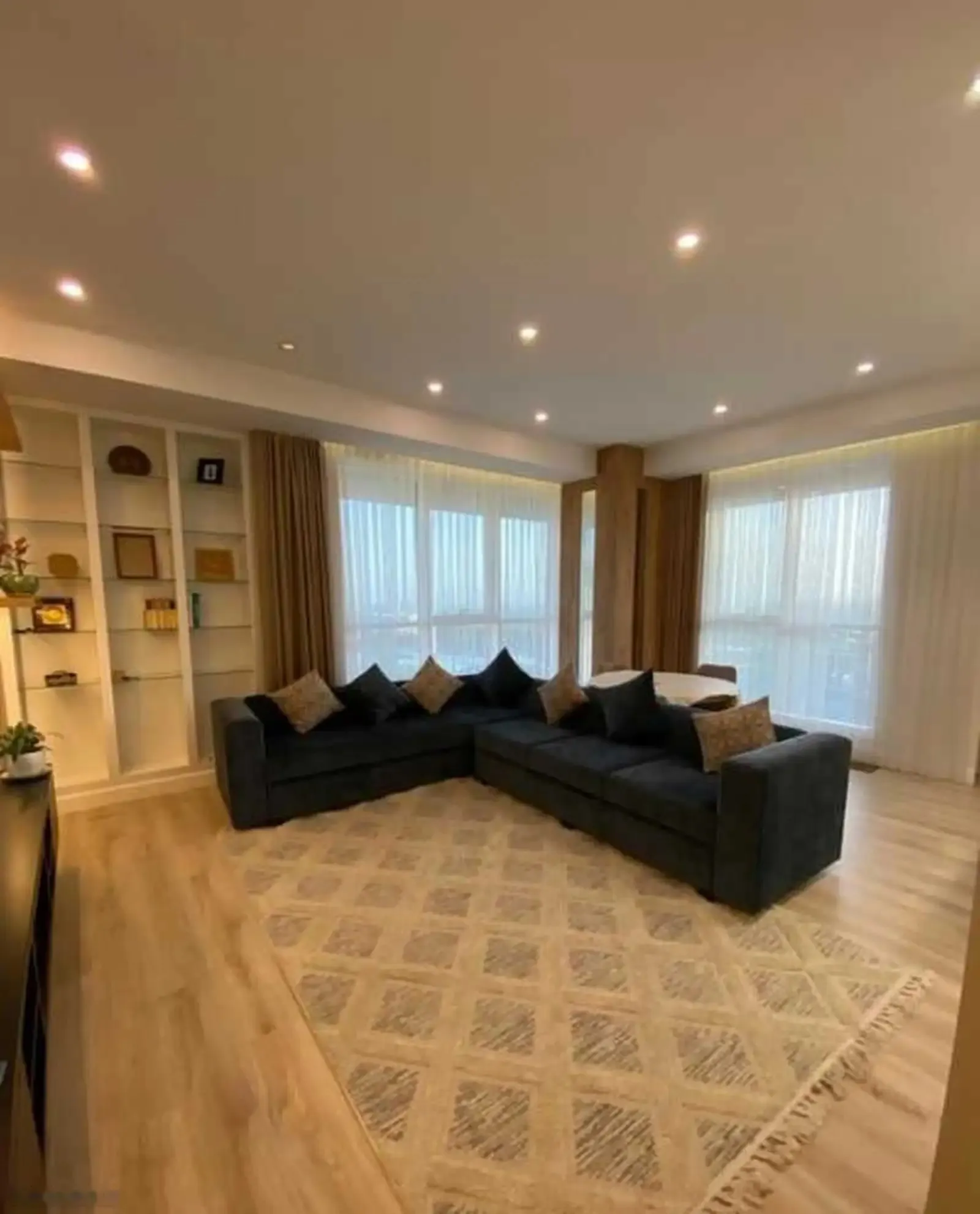 3-комн. квартира, 14 этаж, 100м², цум