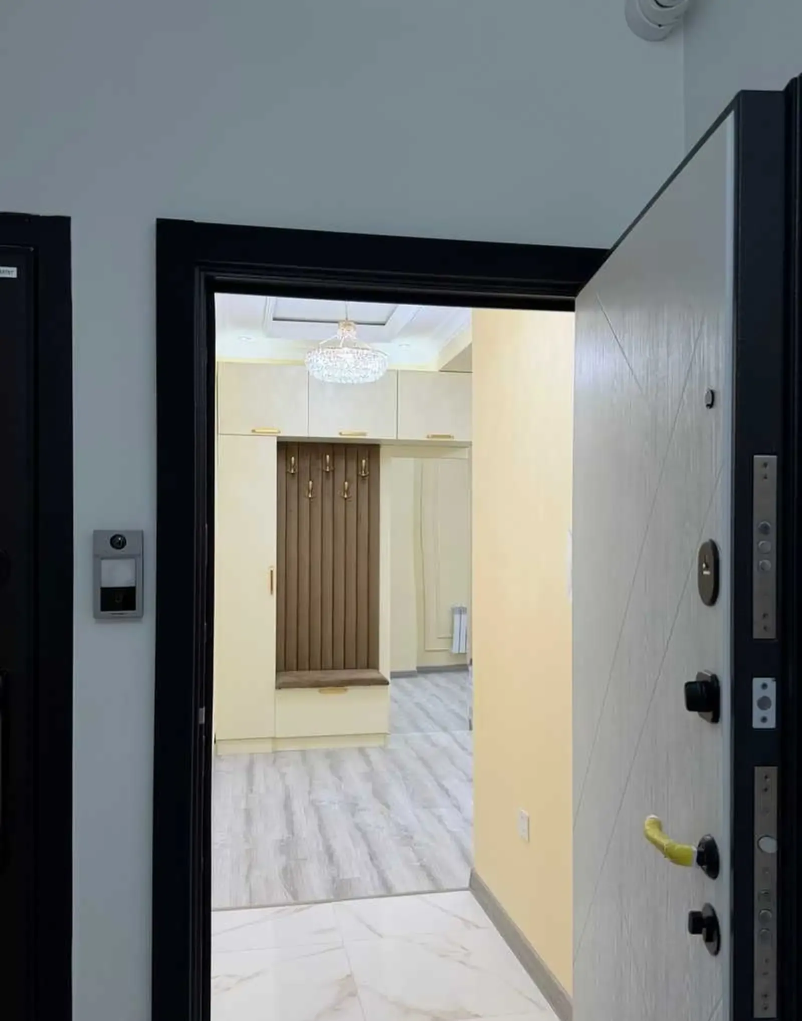 3-комн. квартира, 6 этаж, 98м², к.Айни, Напротив Вазорати Нақлиёт