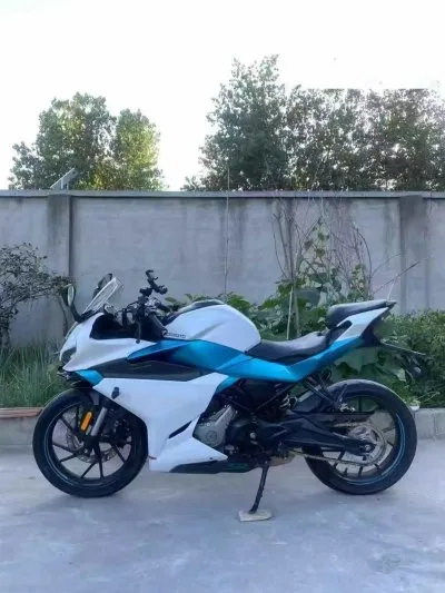 Мотоцикл CF Moto SR