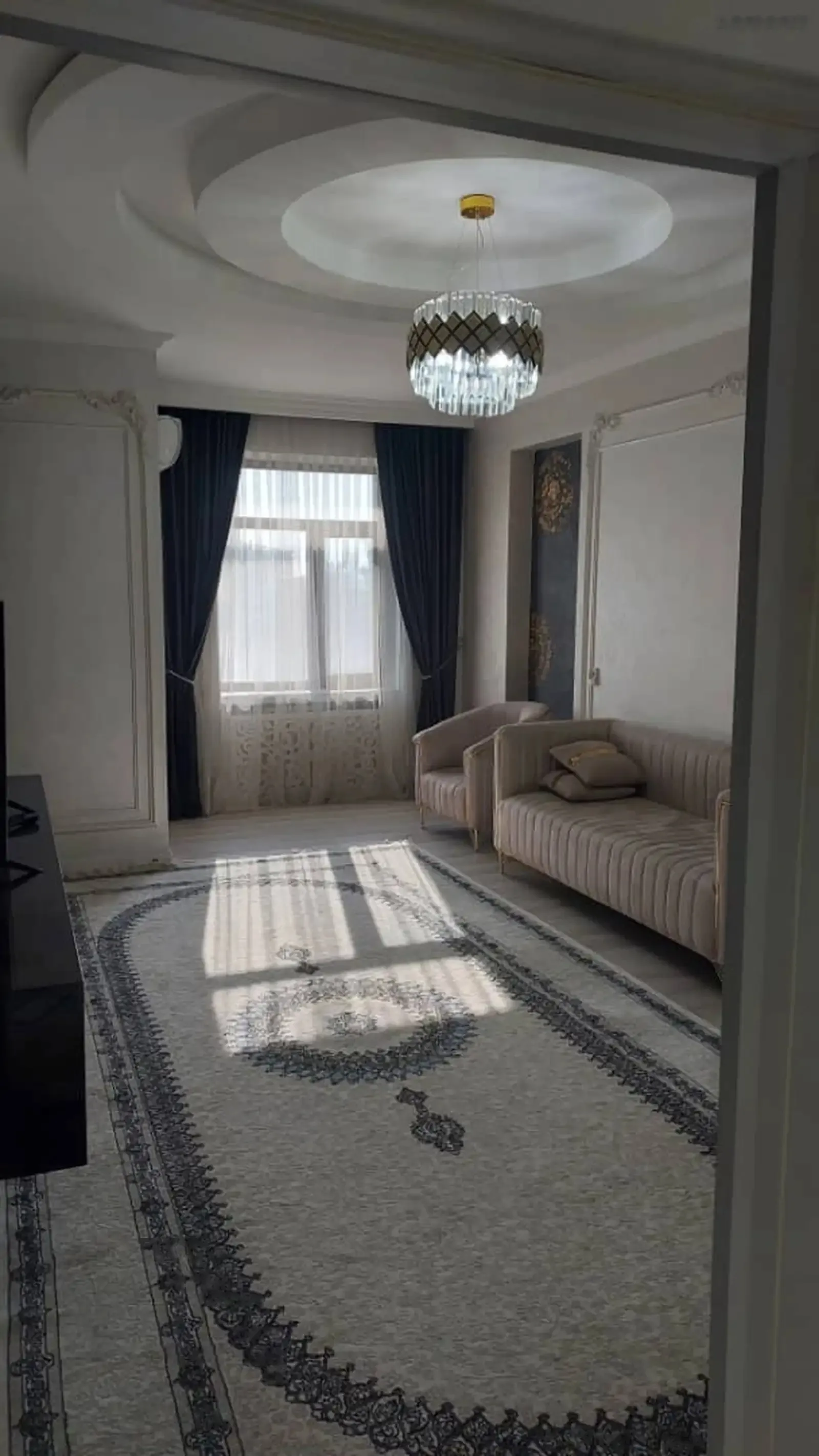 2-комн. квартира, 3 этаж, 70м², голубой экран
