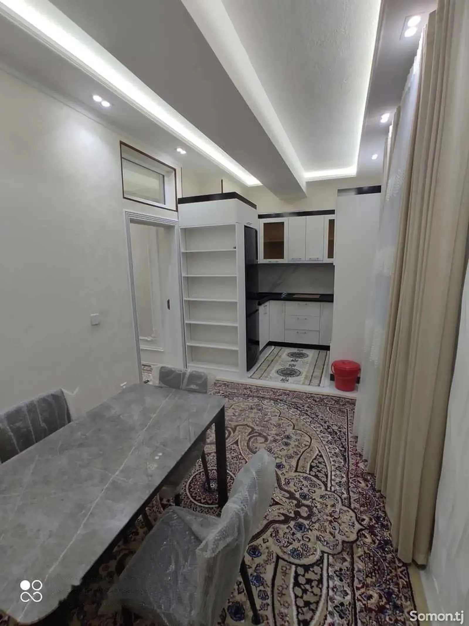 2-комн. квартира, 3 этаж, 75м², голубой экран
