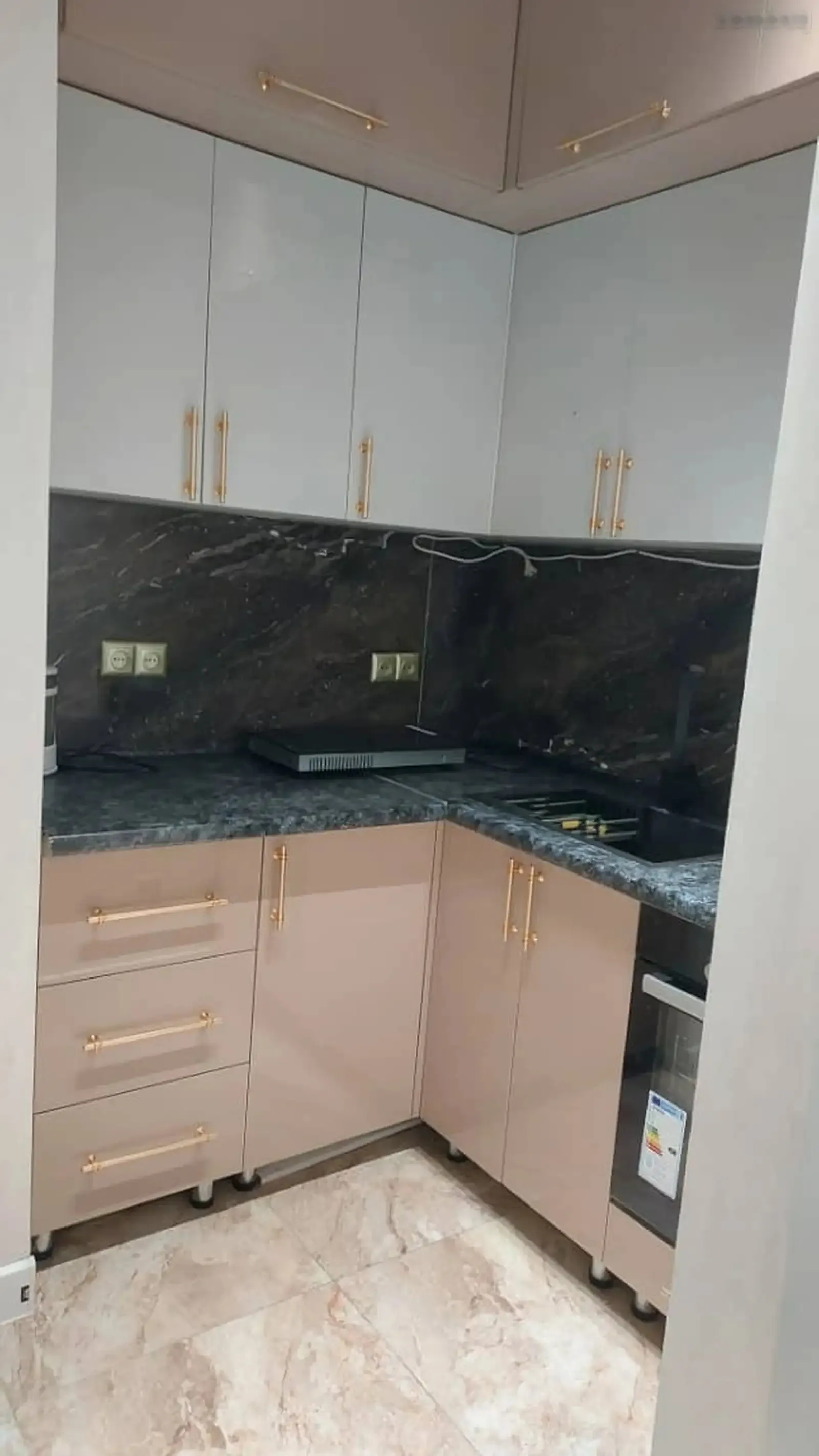 2-комн. квартира, 3 этаж, 70м², голубой экран