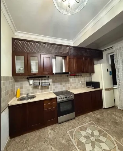 3-комн. квартира, 2 этаж, 100м², Сино