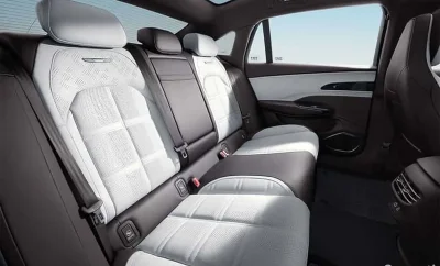 Hongqi HS7, 2025