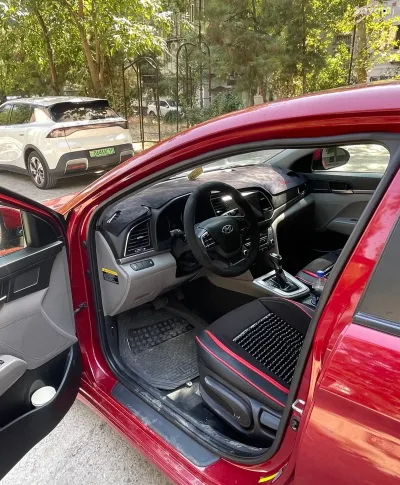 Hyundai Elantra, 2017