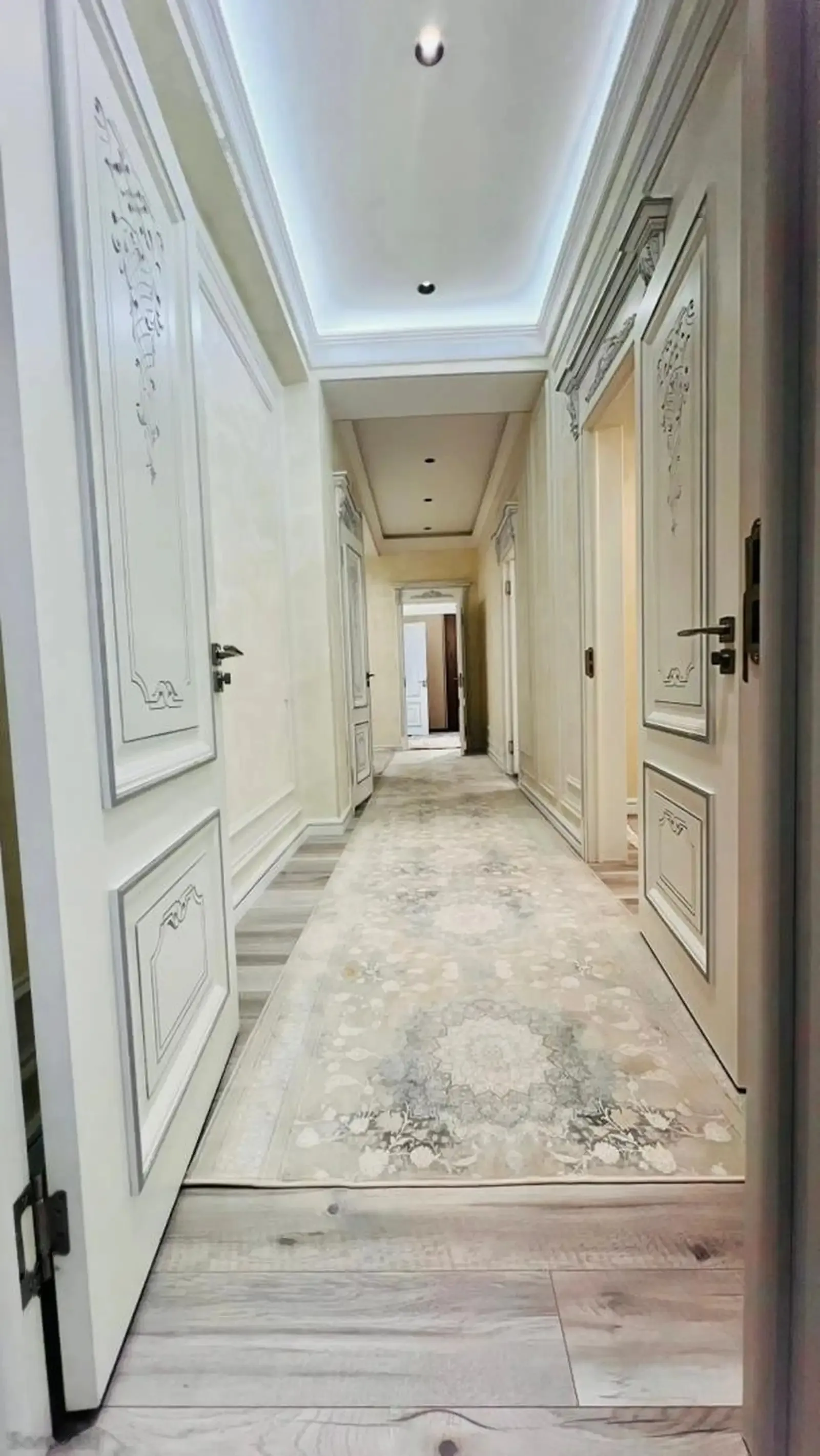 3-к квартира, 4 этаж, 137 м², Зелёный бозор, Лохути