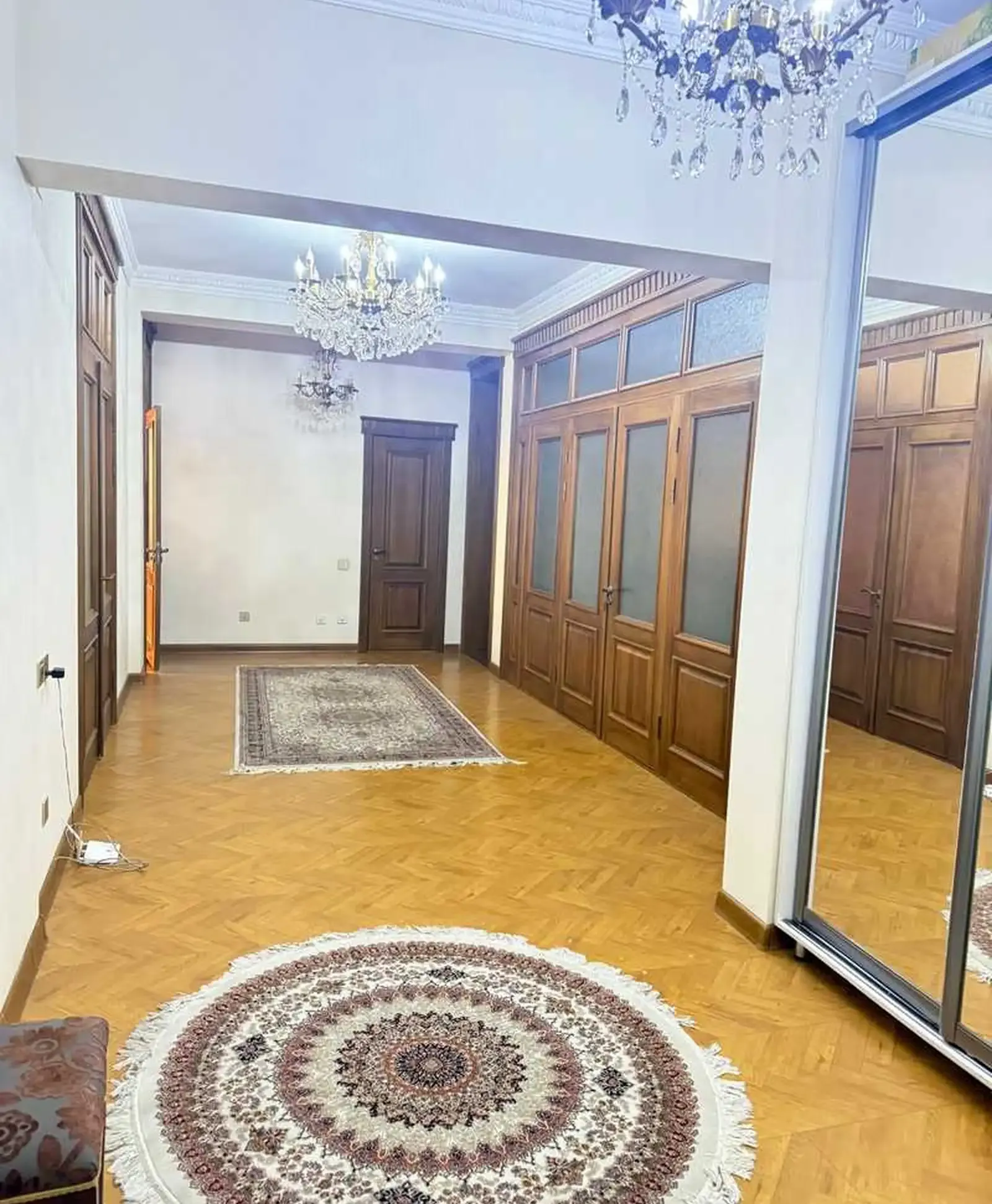 4-комн. квартира, 4 этаж, 252м², Пайкари Таможний.Дом Печать