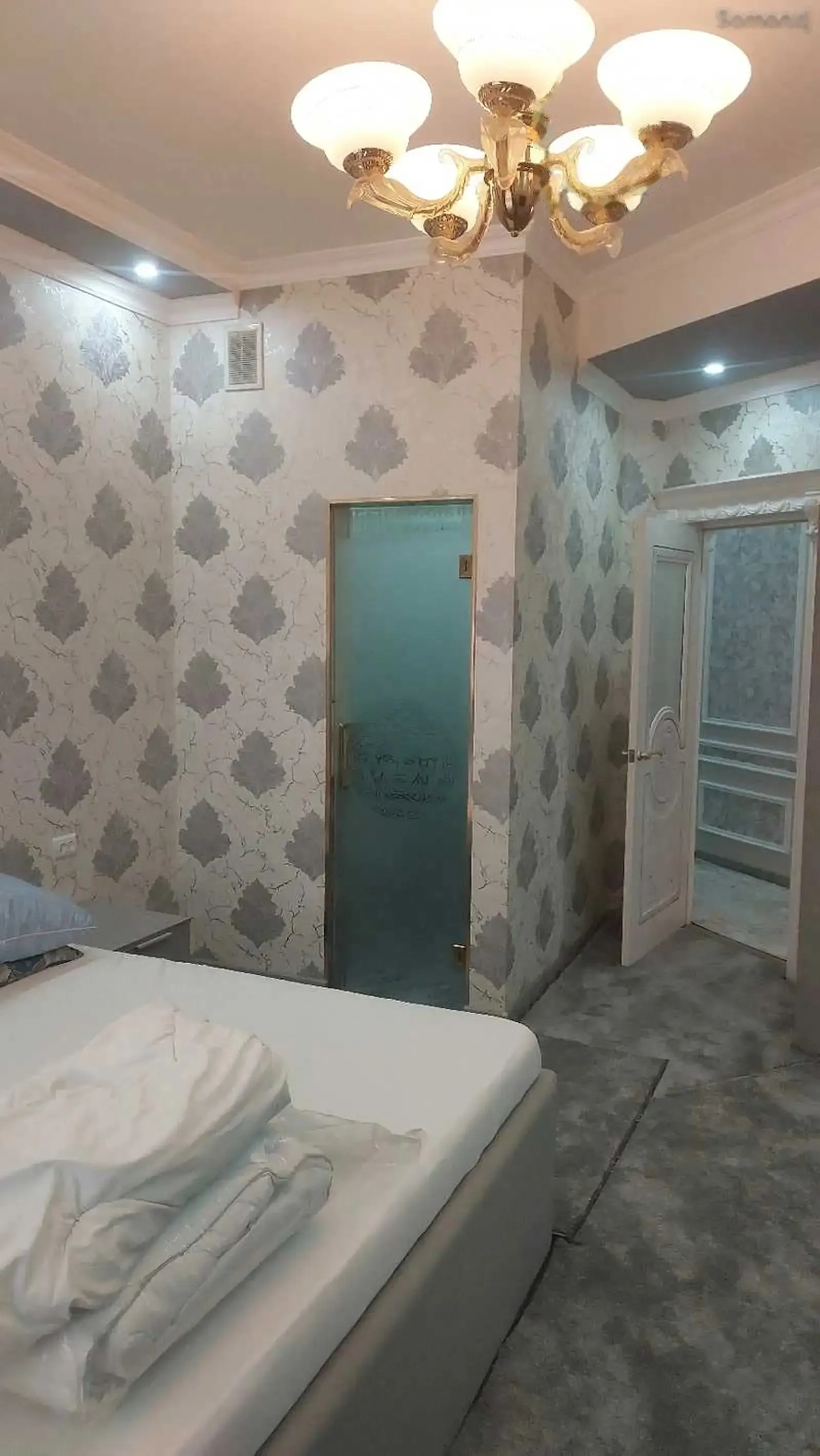 3-комн. квартира, 6 этаж, 140м², И Сомони, Овир, Дом Пули Сангин, Ёвар