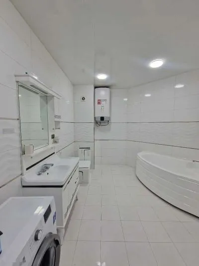 3-комн. квартира, 3 этаж, 130м², И Сомони