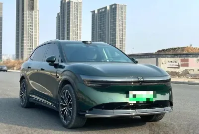 Zeekr 7X, 2025