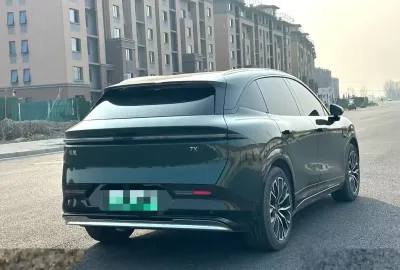 Zeekr 7X, 2025