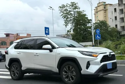 Toyota RAV 4, 2025