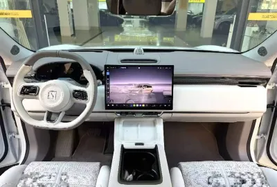 Zeekr 7X, 2025