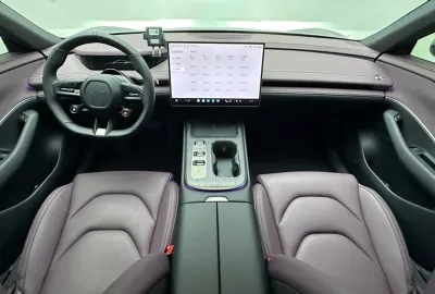 Xiaomi SU7, 2025