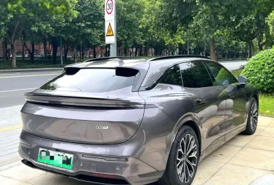 Zeekr 007, 2025