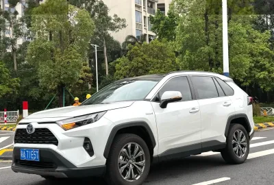 Toyota RAV 4, 2025