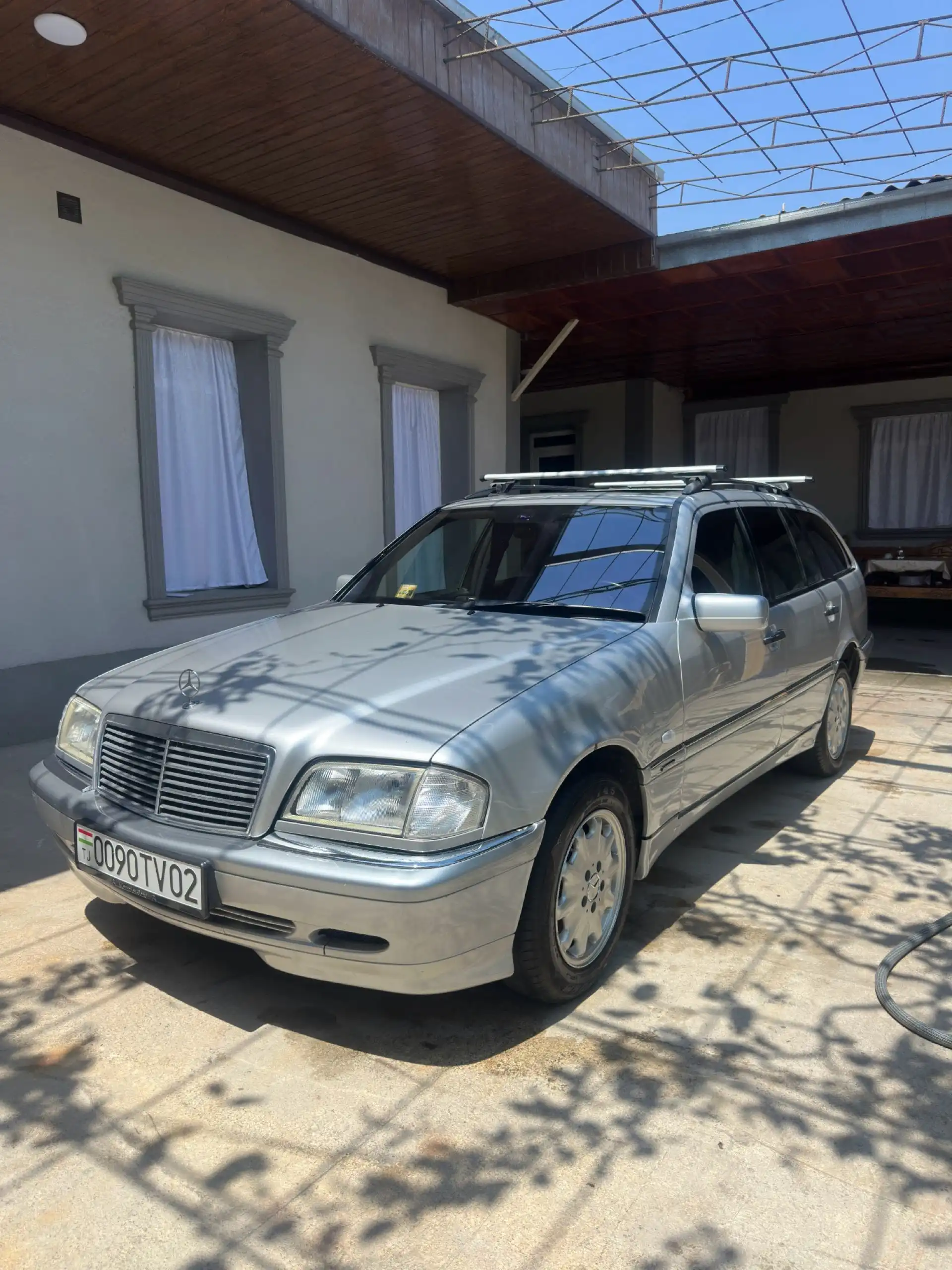 Усто Парвизчон 